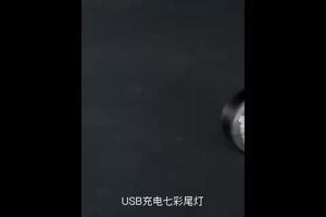 Outtobe ไฟท้ายไฟจักรยานยนต์จักรยานขนาดเล็กไฟเตือนความปลอดภัยด้านหลังชาร์จได้ไฟจักรยานสีสันสดใสอุปกรณ์ไฟจักรยานไฟ LED กันน้ำจักรยาน