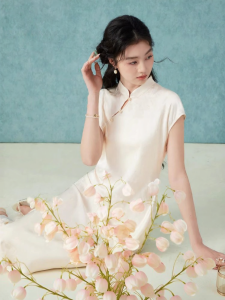 XIANGYING | White New Chinese Style Cheongsam Dress