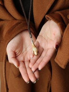 Original Design Wooden Orchid Necklace Handcarved Deer Antler Vintage Pendant Sweater Chain Couple Jewelry Floral Pattern