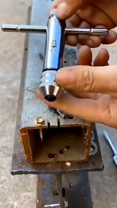 Tay Quay TaRo tự động dài 100mm m3-m8 kèm 5 mũi ta rô