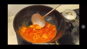 Stainless Steel Mushroom Shovel Wooden Handle Cooking Shovel Anti-Scalding Cooking Spoon Kitchen Tools