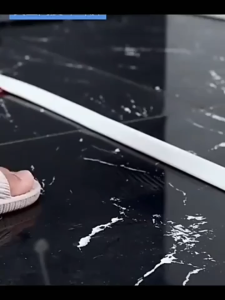 BATHI Karet Silikon Penahan Air Tempel Panjang Bathroom Shower Silicon Strip Water Stopper WG130