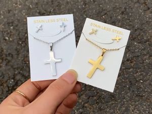 Ladamas Set Kalung Anting Titanium Anti Karat Model Liontin Salib ST3