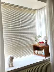 Modern Minimalist Bedroom Window Bench Storage Cabinet Multi-layer Bamboo Design Home Furniture Organization Solution