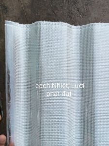 ( khổ tôn rộng 1.05m x Dài 1m dày 8dem) tấm tôn nhựa caro màu trắng lấy sáng mờ dùng để lấy sáng mái nhà  hiên che nắng  mưa...