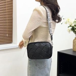 🛒包包 时尚 高贵 简单 耐看 草编 斜挎包 包包 女包 New Korea Style Leather Bag Fashionable Elegant Simple Straw Crossbody Bag