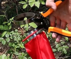 Kéo hái và để hạt tiêu thông minh kèm 2 lưỡi dự phòng