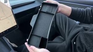 เหมาะสำหรับ2024 Tesla รุ่น3 Model 3 Highland การควบคุมส่วนกลาง หน้าจอกล่องเก็บของด้านหลังถาด TPE Auto Parts