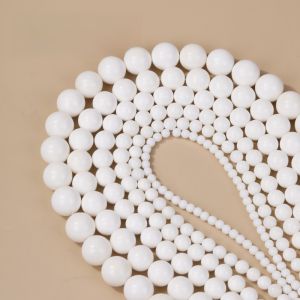 ลูกปัดรูปกลมสีขาวธรรมชาติครึ่งสำเร็จรูปสำหรับทำเครื่องประดับ DIY อุปกรณ์ทำเครื่องประดับ ลูกปัดอิสระ ลูกปัดอุปกรณ์เสริม