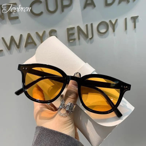 🔥Fashion Ulzzang Fashion Retro Sunglasses Women / Men Gradient Lens LovelylifeFu👍