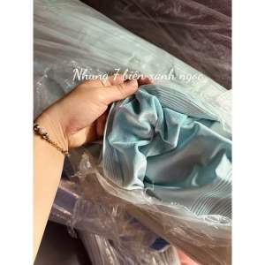 Bờm xốp nhung gắn dây Tết cho mẹ và bé
