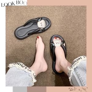 LHMoonlight รองเท้าแฟชั่นผู้หญิง น่าใส่มาก รองเท้าแฟชั่นดีไซน์หูหนีบ วัสดุยาง EVA นิ่มเด้ง น้ำหนัก เบา เฟอร์ชัชเพื่อผู้หญิง รูปลักษณ์สบายชิว สำหรับผู้สูงอย่าง 2-6 สม สกุล กันเกณฑ์ สร้างเพลงเดินเล่น การรักษาความสวยงาม สั่งอยู่ที่สุด