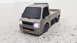SmartBuy 1:18 RC Drift Truck 2.4GHz Remote Control Extra Tyres Full-Function Off-Road High-Speed Toy