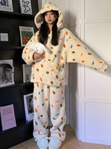 ชุดนอนผู้หญิงแขนยาวพิมพ์ลายจุดสีสันสดใสพร้อมหมวก ผ้าขนแกะสีสันสดใส ชุดนอนฤดูหนาว ชุดนอนผู้หญิง ชุดนอนผู้หญิง