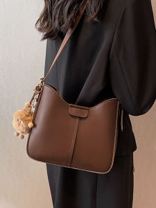 Fashionable Bucket Bag Womens Crossbody Shoulder Bag Retro High Quality Leather Handbag Korean Style Pure Color Leisure Bag