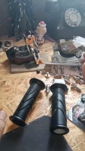 ปลอกมือเดิม พร้อมไส้เร่ง เวฟ/ปลอกแฮนด์ พร้อมไส่เร่ง  WAVE/SONIC/DREAM ( ราคาต่อคู่ ) ปลอกมือ เทน่าโนวาสมายไนร์คลิก งานเกรดศูนย