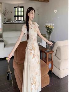 ชุดเดรสผู้หญิงสไตล์จีนใหม่พร้อมกระดุม ชุดกระโปรงพับลายดอกไม้ฤดูร้อน เอวสูง แขนยาว กระโปรงทรงเอ