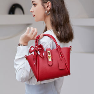 Red Wedding Bridal Bag 2025 New Style Womens Handbag Fashionable Crossbody Shoulder Bag Leather Material Lock Buckle Closure