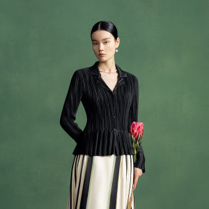 Retro Elegant 3D Pleat Blouse