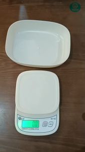 Cân Điện Tử Mini Nhà Bếp QZ 158 5kg/0.5gr Tặng Kèm Pin Và Khay ( Bảo Hành 1năm )