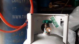 Đầu sạc gas từ bình gas 12kg sang bình gas lon mini Tặng 15 nút nhựa 1 đầu ti 1 ron