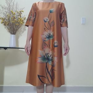 Đầm Trung Niên Form Suông A Che Bụng - Lụa Thượng Uyển 2 Da Cao Cấp - Size 42Kg - 90Kg