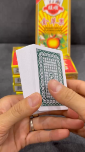 Combo 10 Bộ Bài Tây / Tú Lơ Khơ 52 lá dạng hộp cao cấp hình TRÁI TÁO. Chất lượng giấy rất tốt trắng sáng.