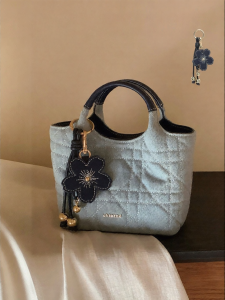 CHIO‘2ND | Blue Denim Color-blocked Quilted Tote Bag