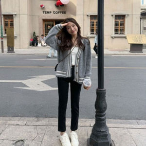 YUEZHONGWEI | Color Blocked V-Neck Knit Sweater Coat