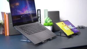 Stand Laptop Lipat Riser Foldable Adjustable Aluminium | Stand Holder Laptop Tablet Lipat Portable Praktis Simple Dapat Disesuaikan Bahan Berkualitas Kuat Awet | MC-N3