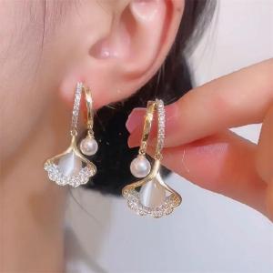 Trend Korean Elegant Ginkgo Leaf Moonlight Cat Eye Stone Earrings for Women Fashion Pearl Earrings Party Jewelry Gifts Wholesale