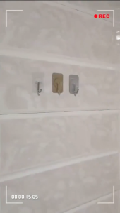 Móc dán tường cường lực mẫu hình táo 6x7cm chắc chắn dính chắc móc treo dán tường (Vỉ 4 cái)