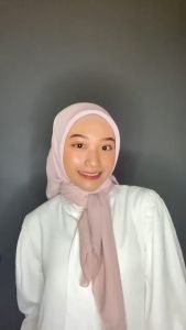 𝐏𝐀𝐑𝐈𝐒 𝐏𝐑𝐄𝐌𝐈𝐔𝐌 Hijab Segi Empat Paris Premium Jahit Tepi COD
