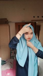 Hijab Segi empat oval wolfis 120 x 120