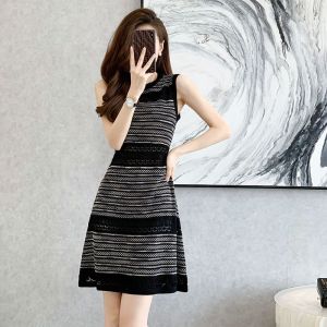 Missliu Váy cộc tay nữ thời trang Chân Váy Ngắn chữ A rỗng cổ tròn thơm nhỏ mới mùa hè 2025