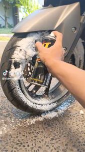 KIT Black Magic Tire Foam Aerosol Instant Pengkilap Semir Ban