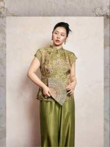 plusmall | Elegant Traditional Style Silk-like Embroidered Chinese Tops