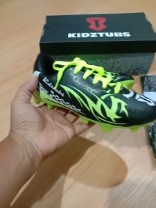 KIDZTUBS Sepatu Bola Anak Paket Komplit Sepatu Bola Tas Skin Deker Kaos Kaki Usia 6-10 Tahun Size 28 29 30 31 32 33 34 35 36 37 KDZ1854122324