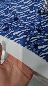 Segi Empat ZARYTA SCARVES MOTIF FREE POUCH