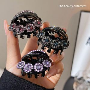 กิ๊บติดผมรูปฉลามขนาดกลางประดับคริสตัลสำหรับผู้หญิง 2024 ใหม่ กิ๊บติดผมสไตล์เกาหลีสำหรับผู้หญิง คริสตัลประดับผม ทรงหางม้าครึ่งหัว