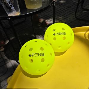 Bóng Pickleball PENG Outdoor 40 lỗ cao cấp chính hãng