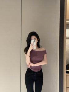 เสื้อยืดผู้หญิงเอวสูง ทรงเข้ารูป แขนกุด คอวี แขนสั้น ทรงเข้ารูป สำหรับผู้หญิงในฤดูร้อน เสื้อยืดคอกลมแขนสั้น