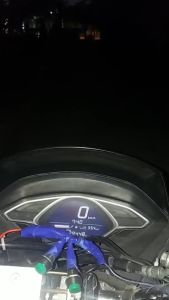 Đôi đèn trợ sáng bi cầu vuông XT 20 đèn trợ sáng pha trắng cos vàng điện chung 12v 24v