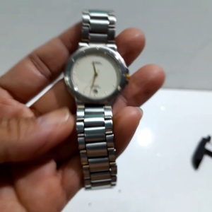 Đồng hồ đeo tay Citizen Forma size 33mm lịch lộc dây kim loại Second hand Nhật bản