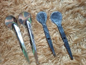 Manual Coconut Grater o Kudkuran Ng Niyog  (Buy 2 Pcs Manual Steel and 2 Pcs Manual Stainless)