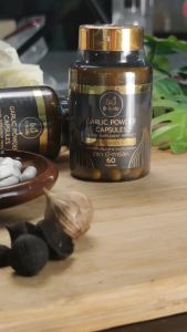 B-Garlic กระเทียมดำแคปซูล บรรจุ 30 และ 60 แคปซูล อาหารเสริมเพื่อสุขภาพ มีส่วนผสมของ วิตามินบีรวม Vitamin-B