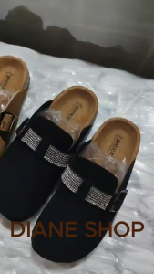 New Womens fashionable closed-toe Clog sandals rubber sole with anti-slip function stylish wooden clogs sandals Korean style trendy canvas shoes with adjustable buckles fashionable outdoor wear popular style 0140523