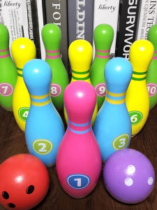 Childrens Wooden Bowling Game Toy Early Education Intelligence Ball Game for 3-6 Years Old Boys And Girls Play Equipment