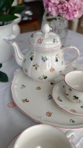 Bộ Ấm Chén Bàn Trà 9 Món Sứ Cao Cấp Petite Fleur Villeroy & Boch Dùng Được Máy Rửa Chén - Chính Hãng Nhập Khẩu Tại Đức