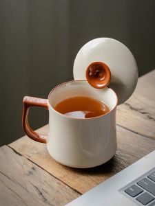 แก้วน้ำชาเซรามิคทันสมัย แก้วมัคสำหรับสำนักงาน มีฝาปิด ลายเถ้าหญ้า ของขวัญสำหรับบ้านและธุรกิจ ใช้ส่วนตัวได้ ความจุขนาดใหญ่ 300-400 มล